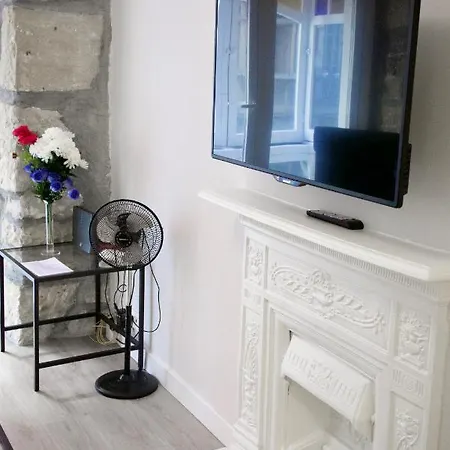 Apartment Moraza - Local Rentss